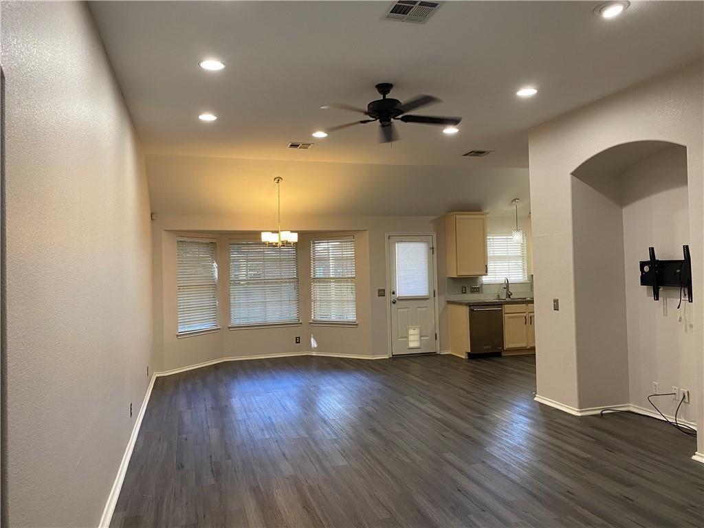 1112 Red Ranch Cir Property Photo 5