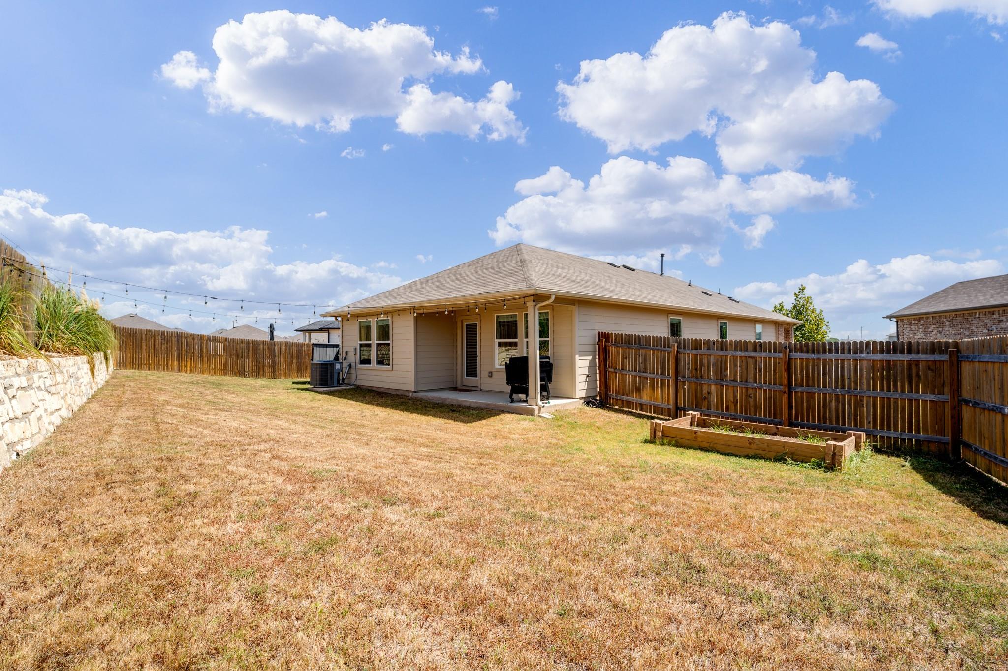 201 Elbow Bush Cv Property Photo 24
