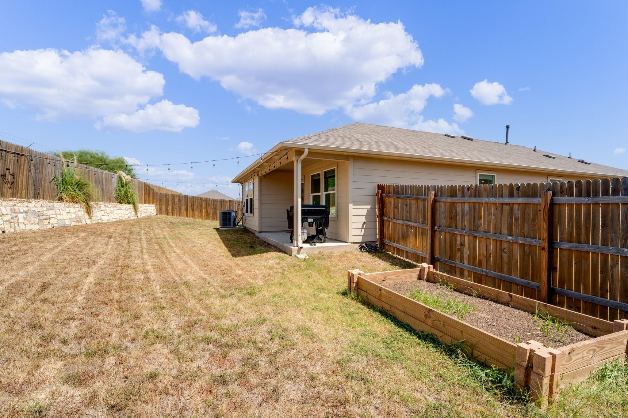 201 Elbow Bush Cv Property Photo 26