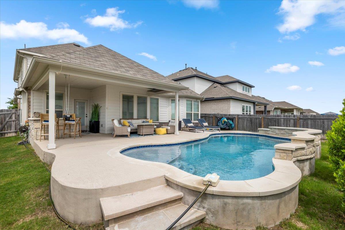 6401 Golden Bough Ln Property Photo