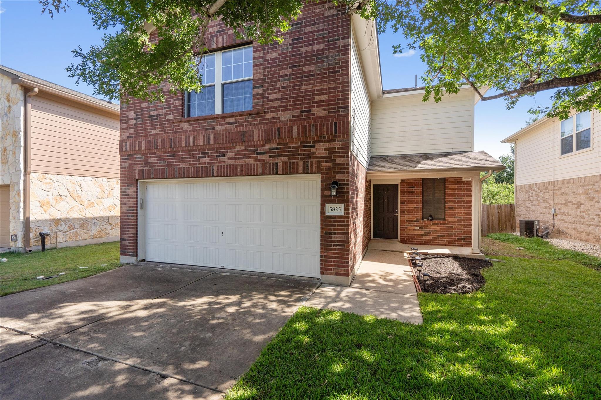 5825 Silver Screen Dr Property Photo 4