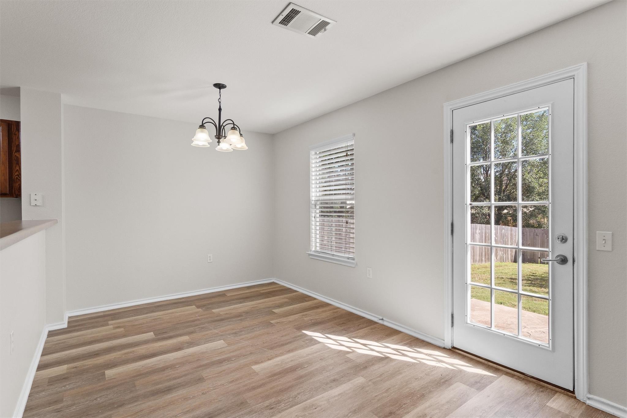 5825 Silver Screen Dr Property Photo 8