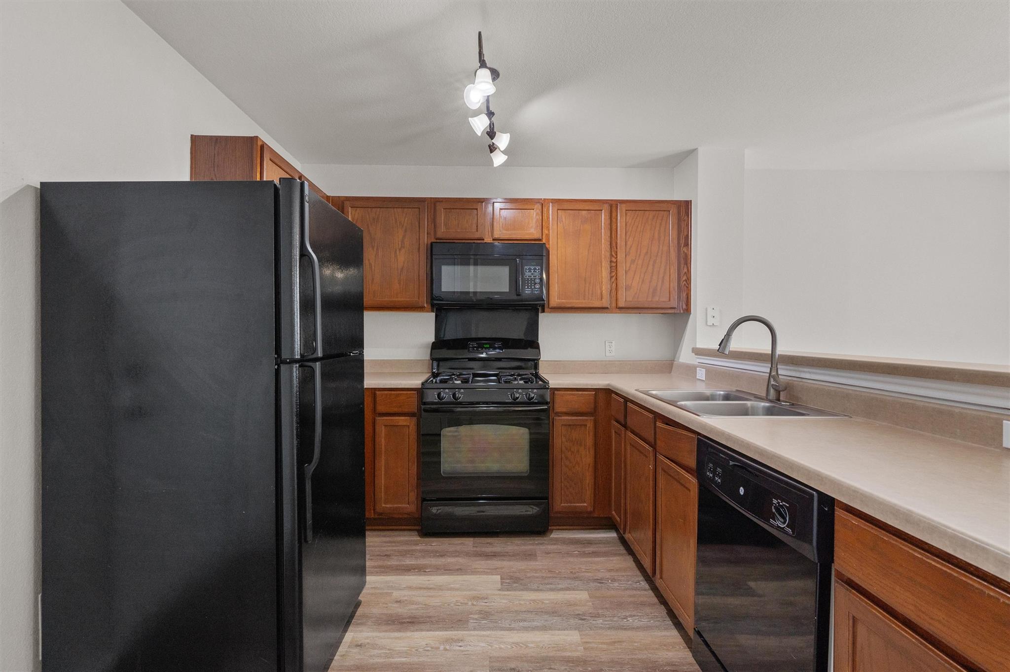 5825 Silver Screen Dr Property Photo 10