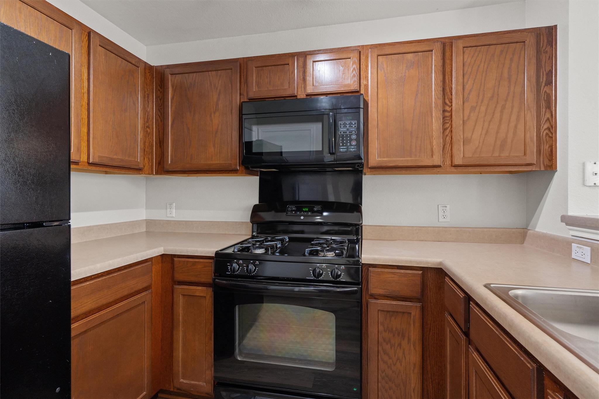 5825 Silver Screen Dr Property Photo 11