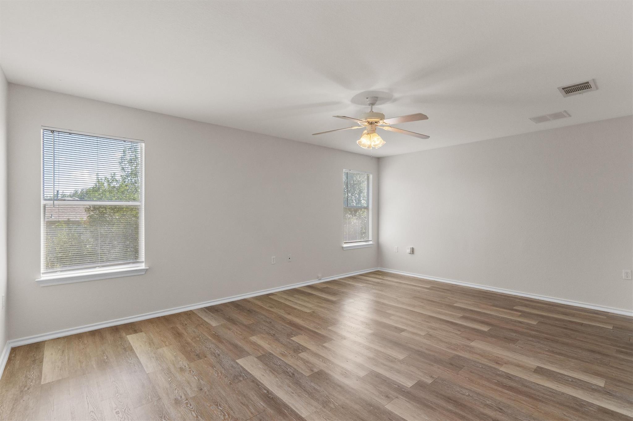 5825 Silver Screen Dr Property Photo 13