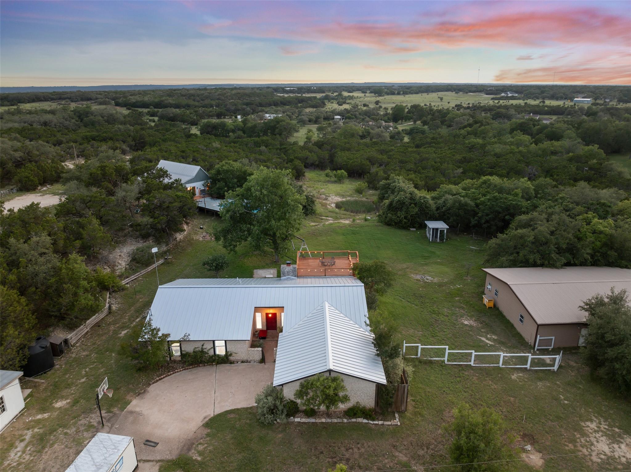 250 Porter LN
