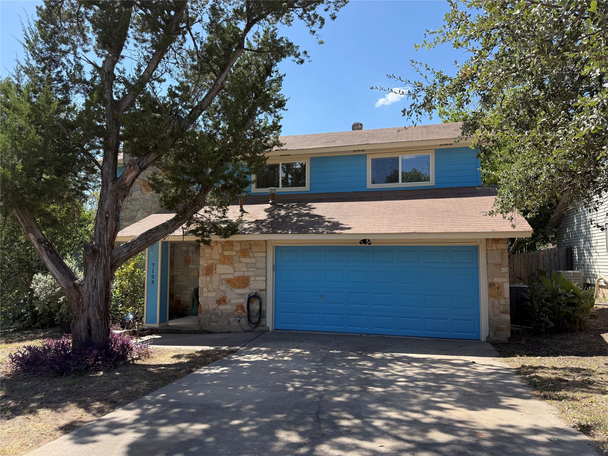 7108 Shadywood Dr Property Photo 1