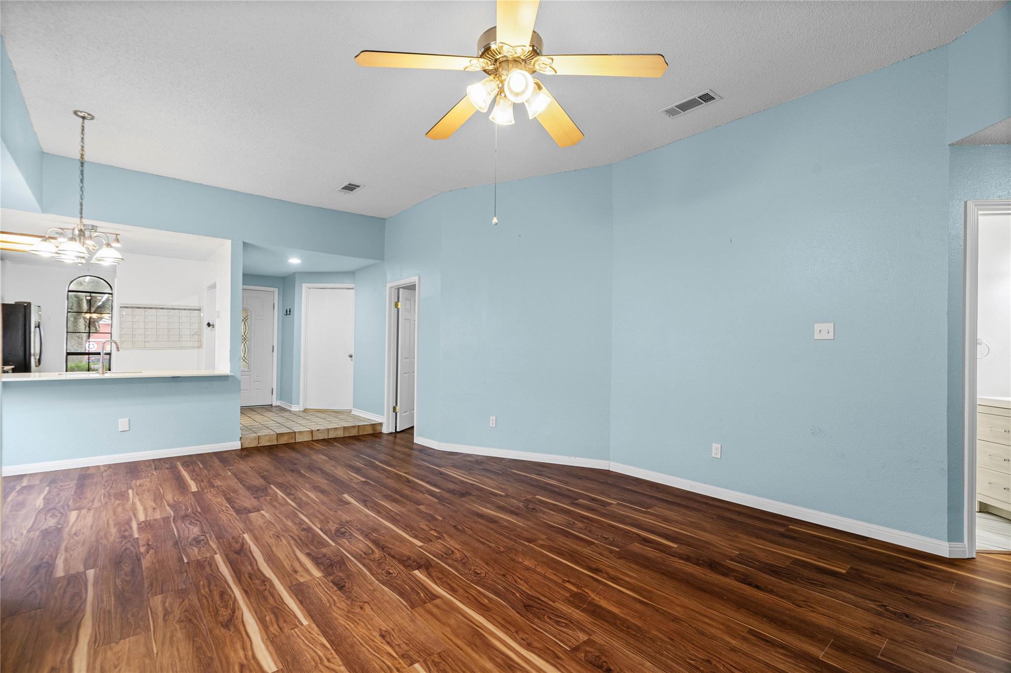 2408 Windrift Way Property Photo 3