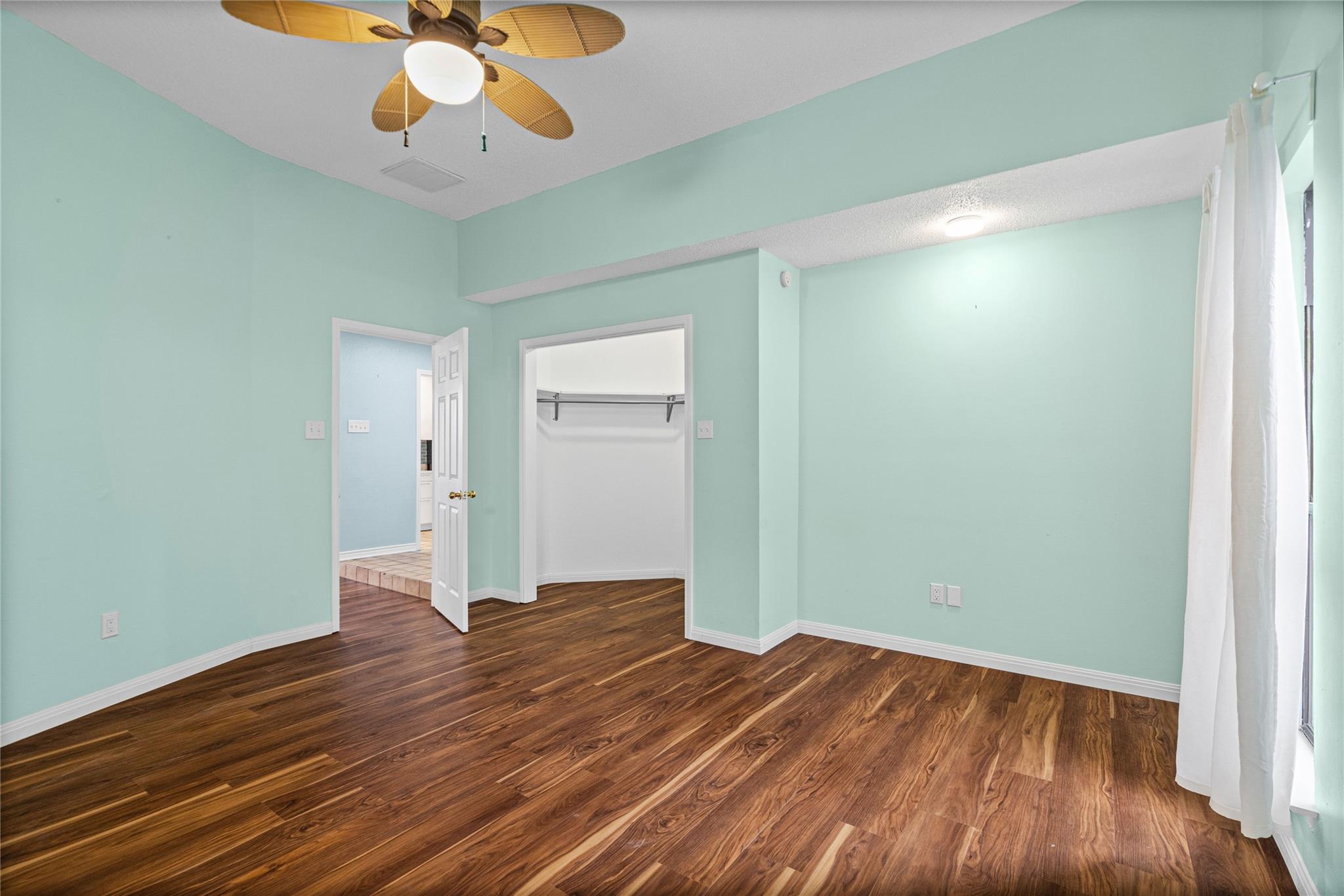 2408 Windrift Way Property Photo 9