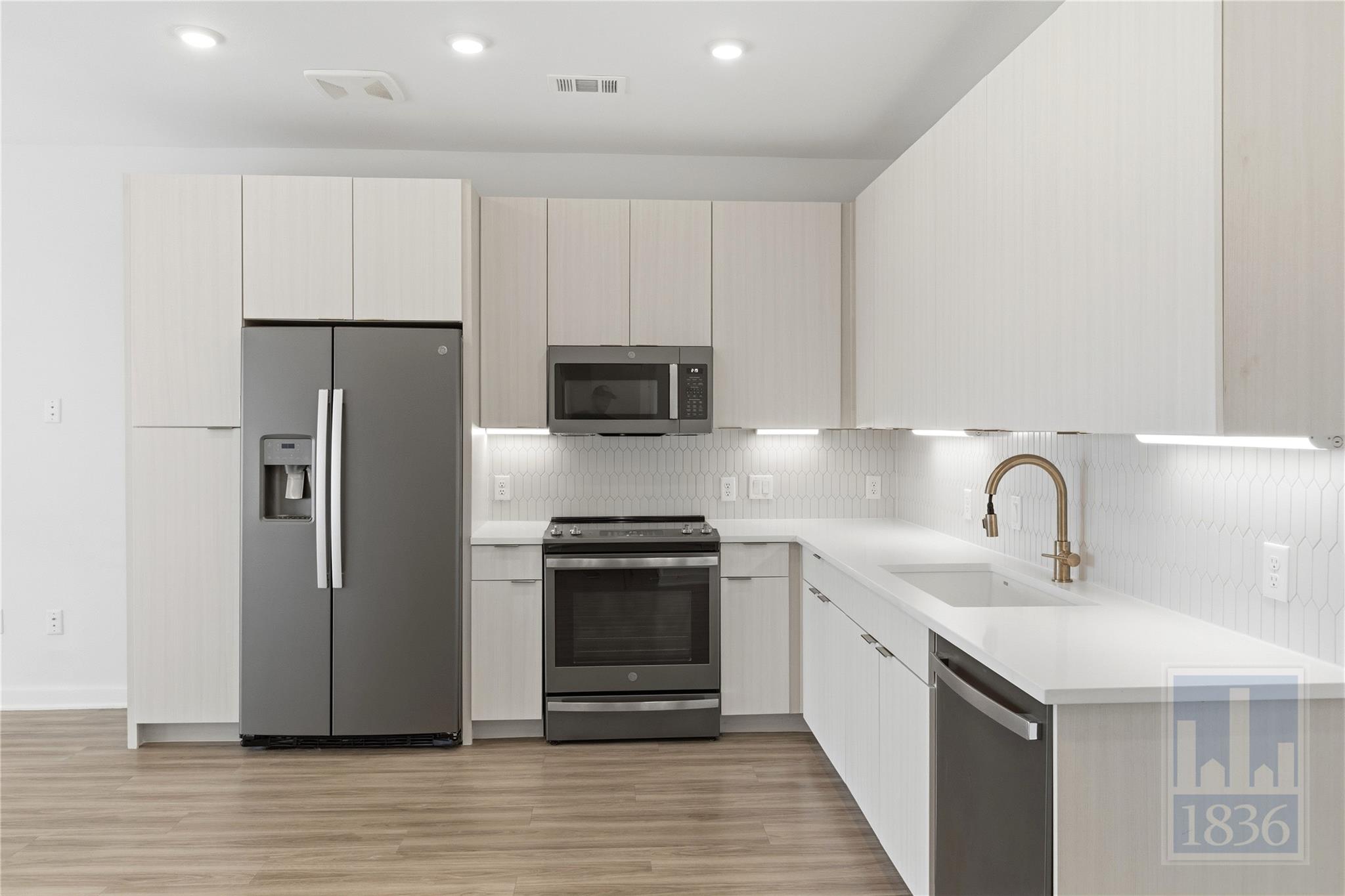 4802 S Congress Ave #514 Property Photo 3