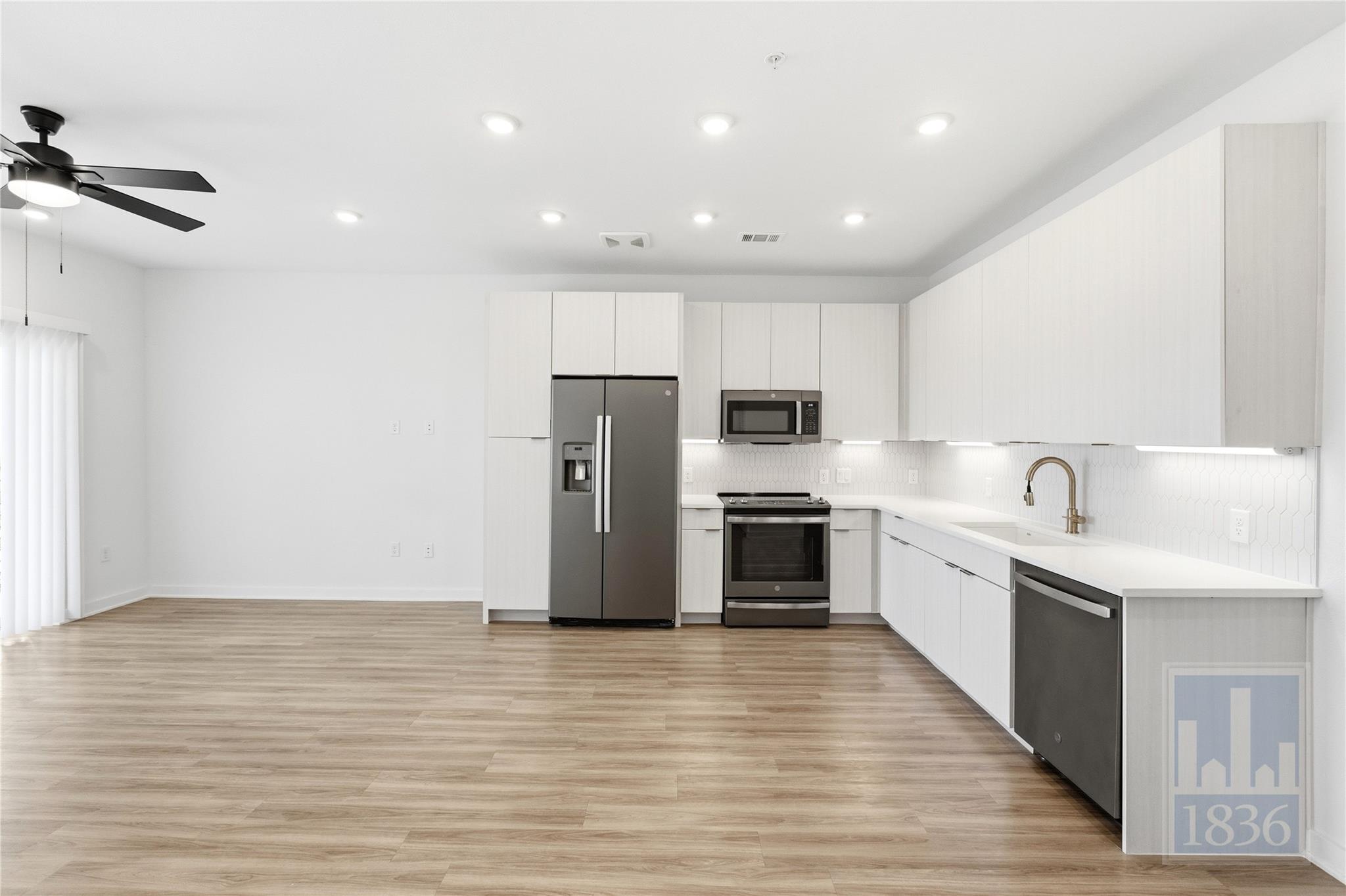 4802 S Congress Ave #514 Property Photo 5