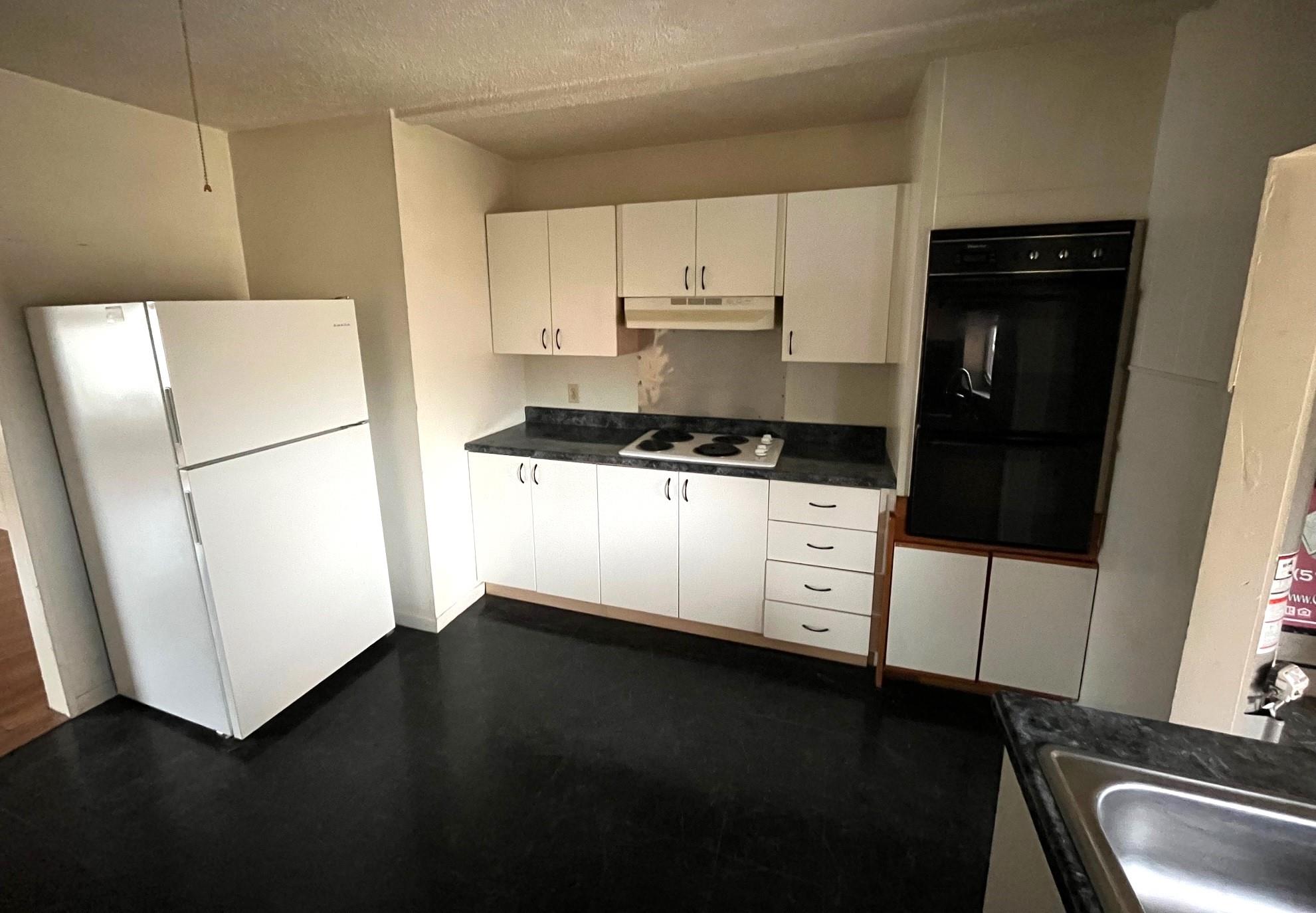 608 S Bell St Property Photo 4