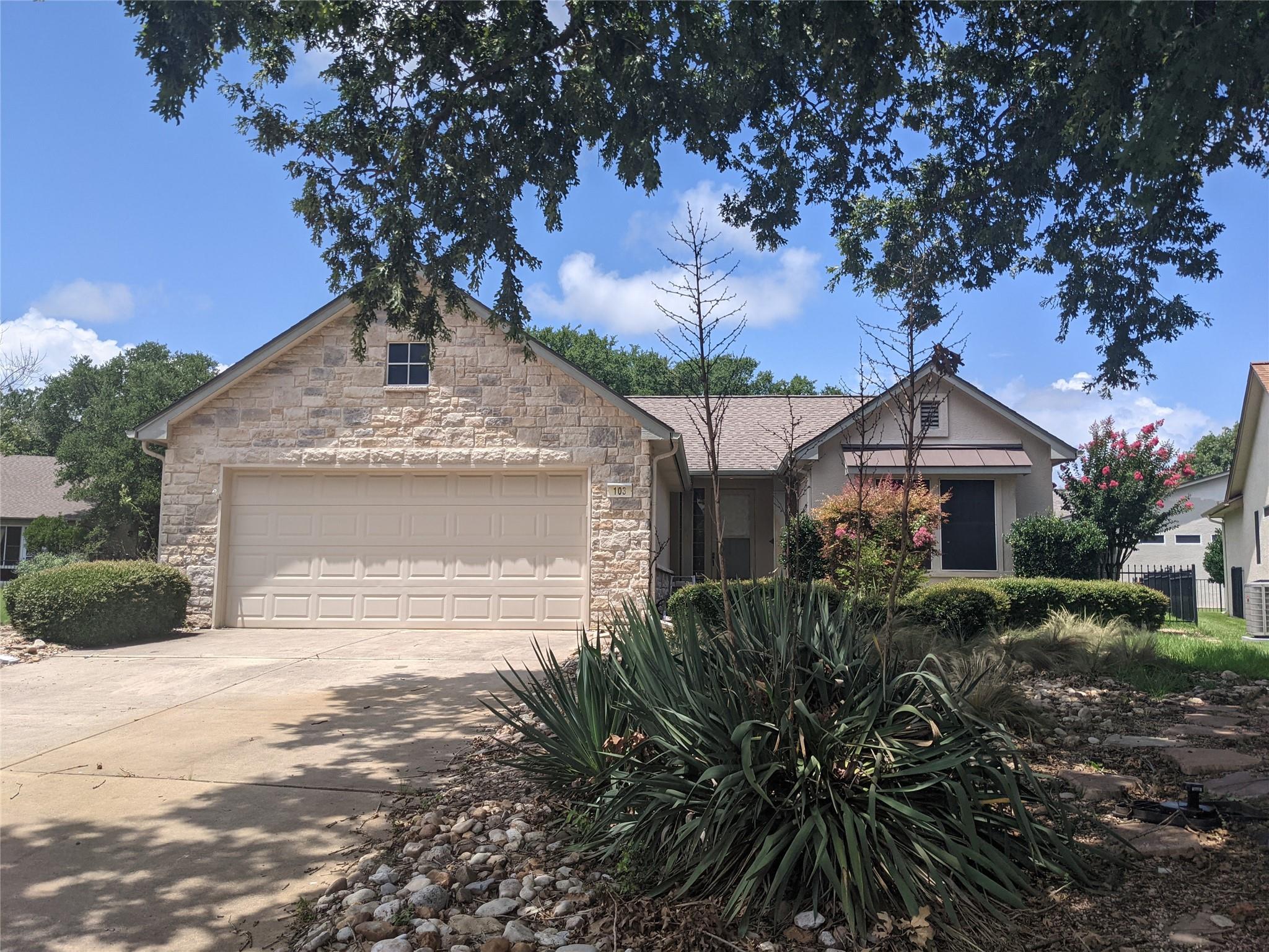 103 Anemone Cir Property Photo 1