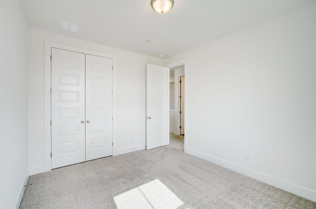 2027 Cora Ivy Ln Property Photo 18