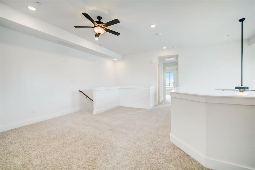 2027 Cora Ivy Ln Property Photo 19
