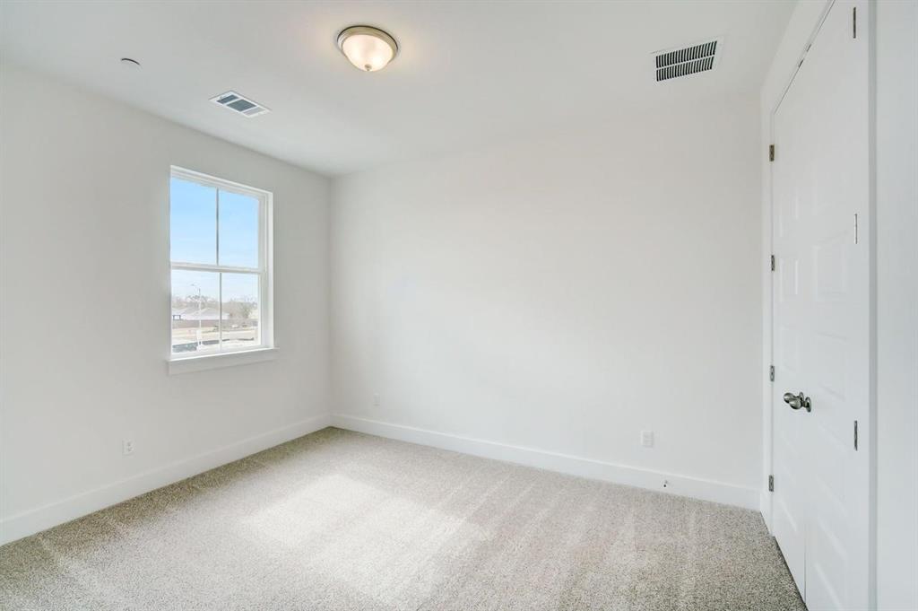 2027 Cora Ivy Ln Property Photo 20