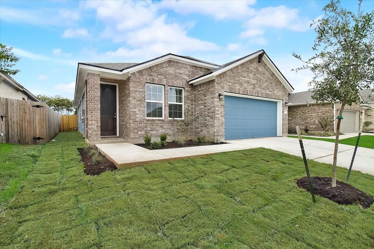 117 Lacey Oak Loop Property Photo 1