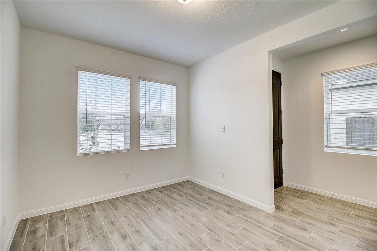 117 Lacey Oak Loop Property Photo 3