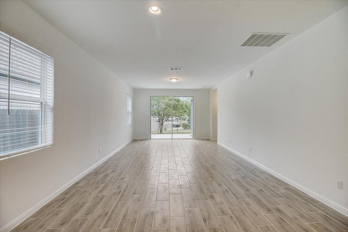 117 Lacey Oak Loop Property Photo 10