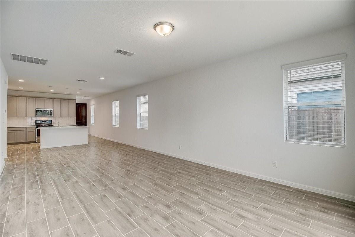 117 Lacey Oak Loop Property Photo 12