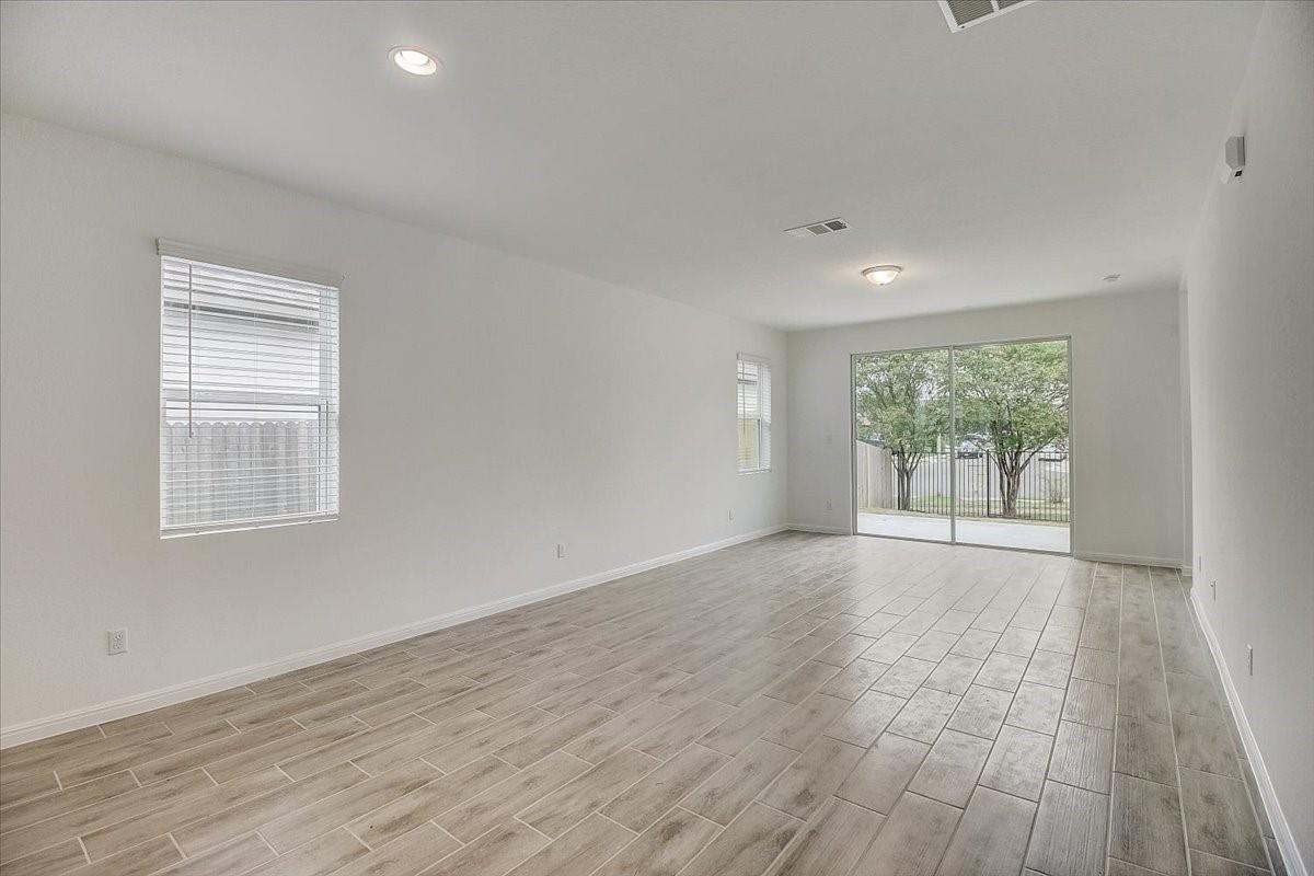 117 Lacey Oak Loop Property Photo 13