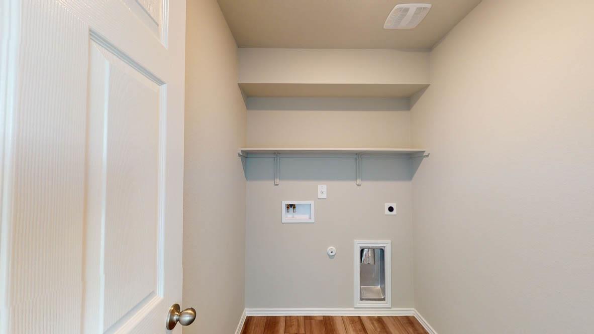 509 Hector Loop Property Photo 31