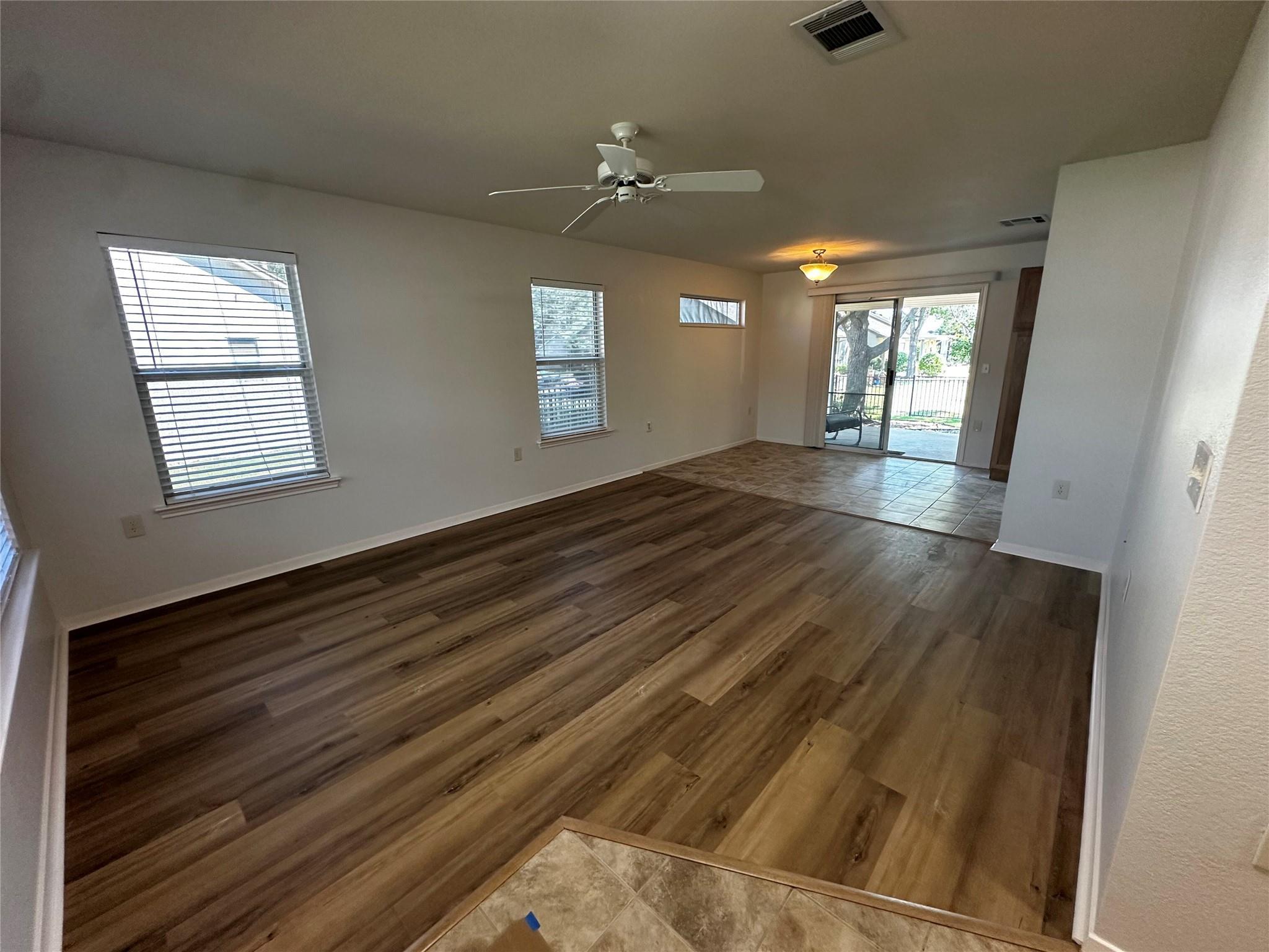 101 Red Poppy Trl Property Photo 3