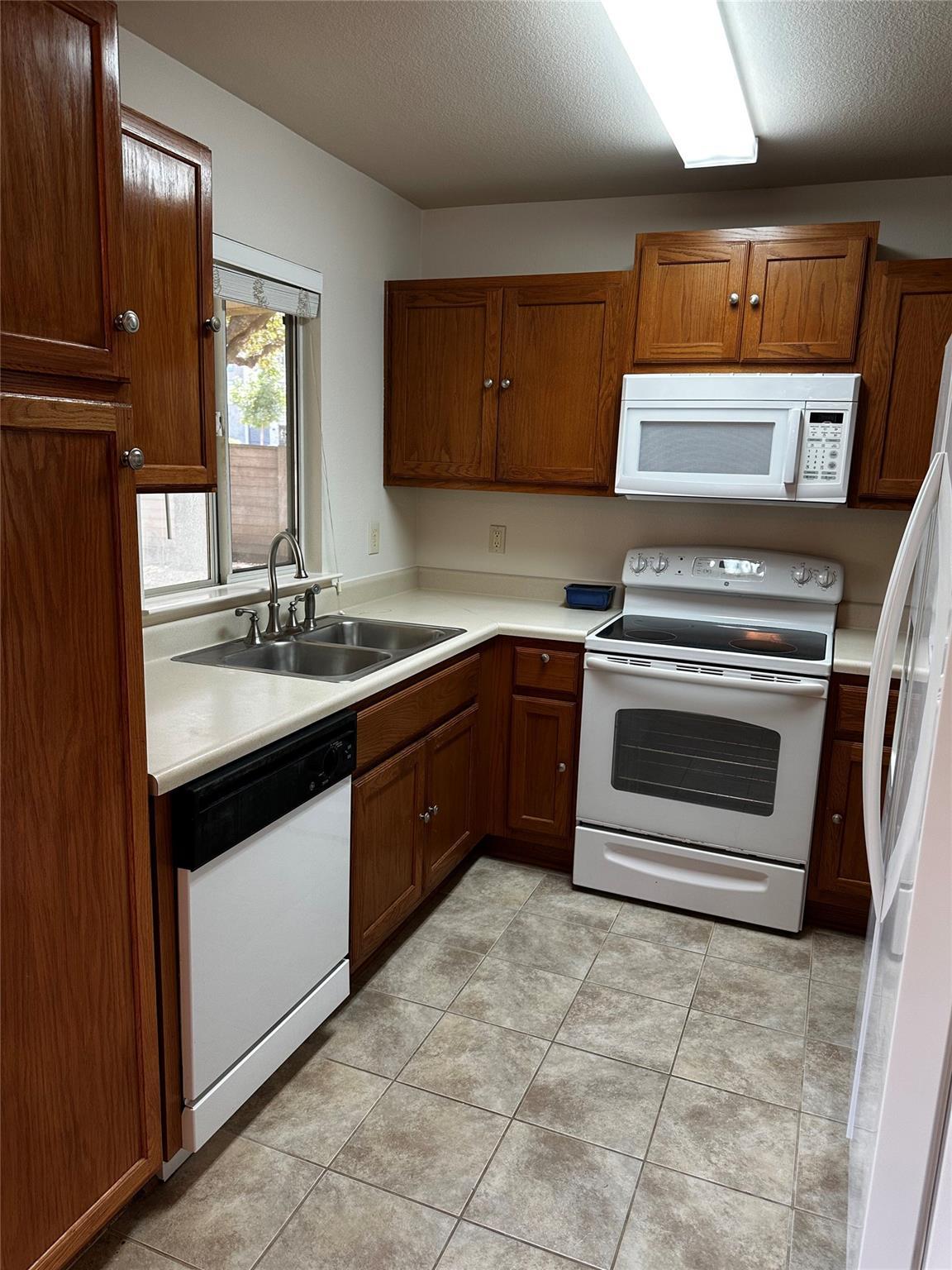 101 Red Poppy Trl Property Photo 4
