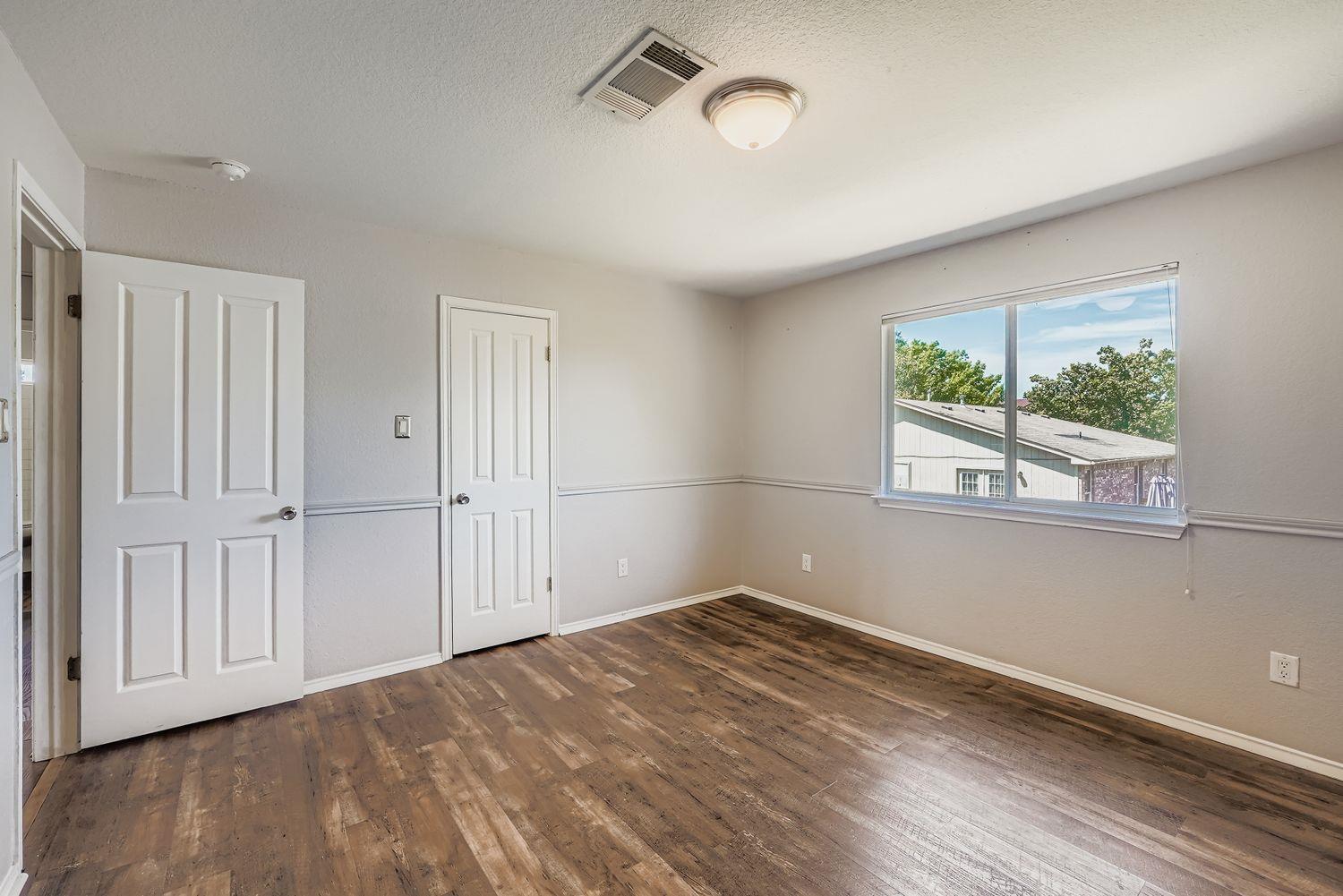 1420 Quicksilver Cir Property Photo 24