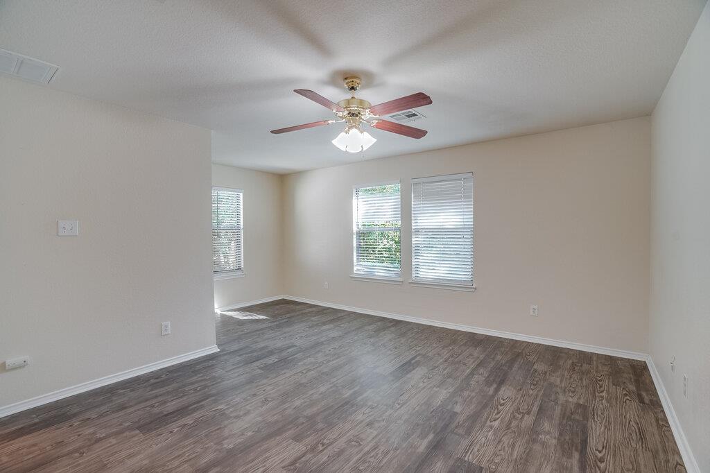 6812 Doyal Dr Property Photo 9