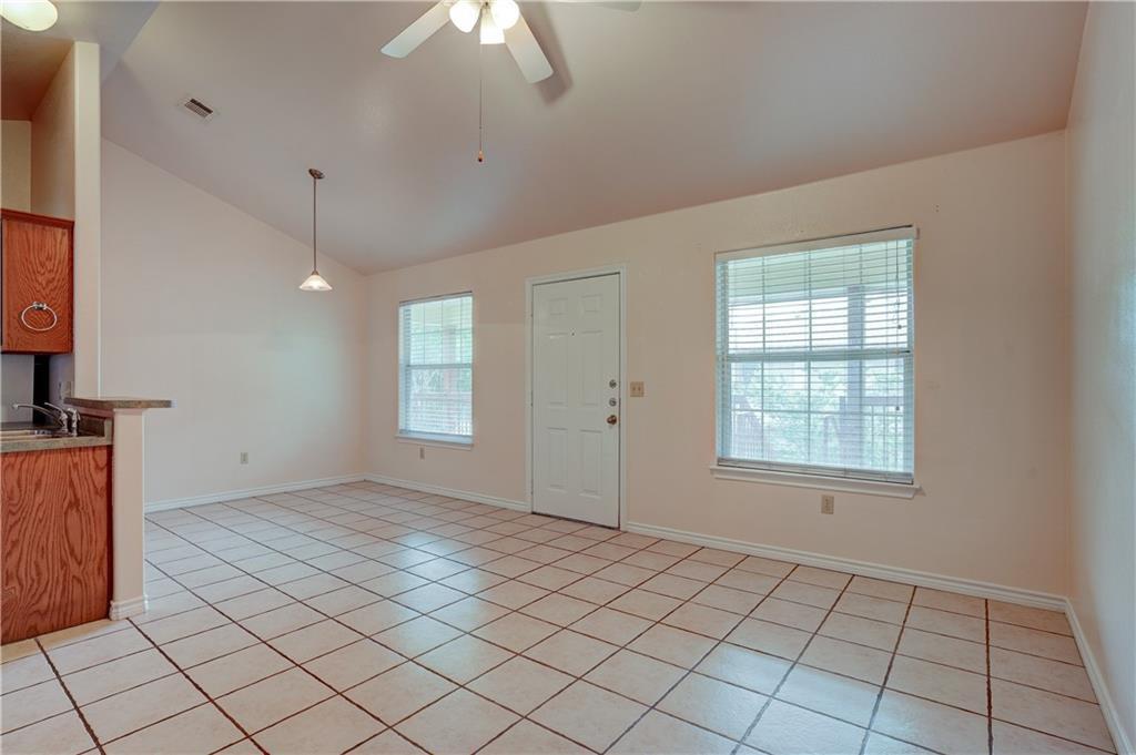 412 Burleson St #122 Property Photo 5