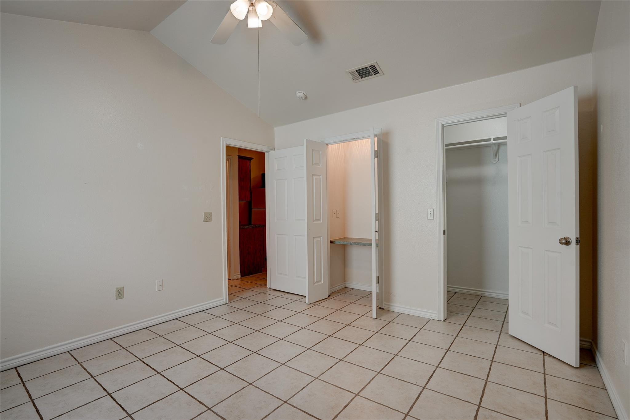 412 Burleson St #122 Property Photo 15