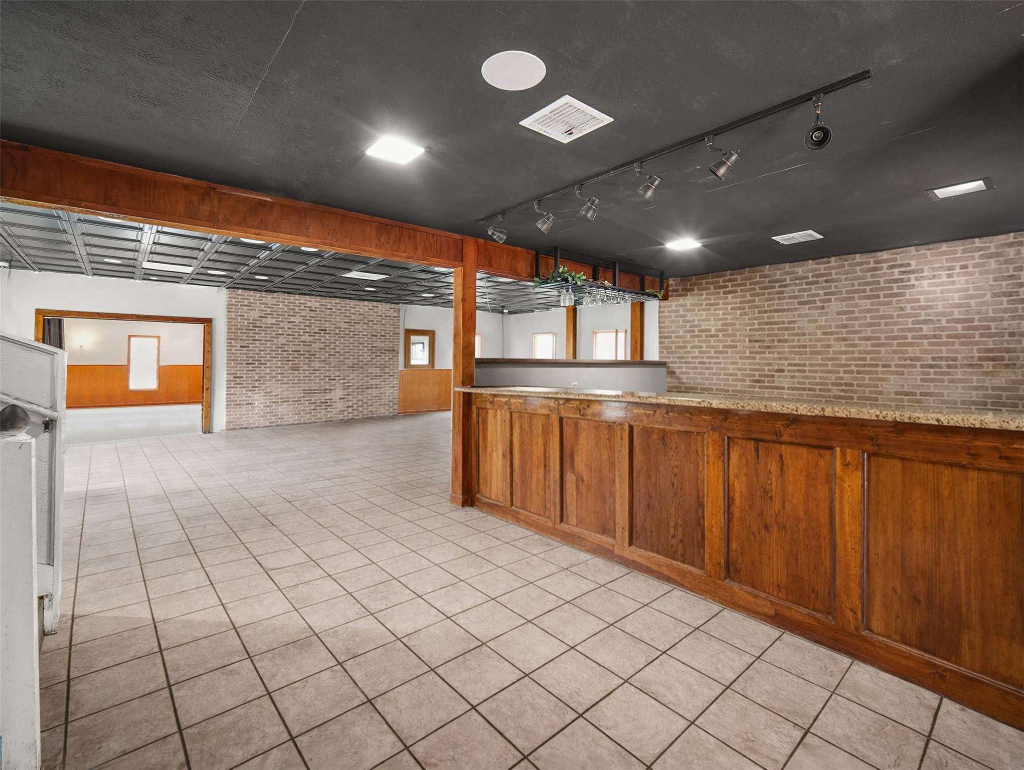 317 N Avenue E None Property Photo 10