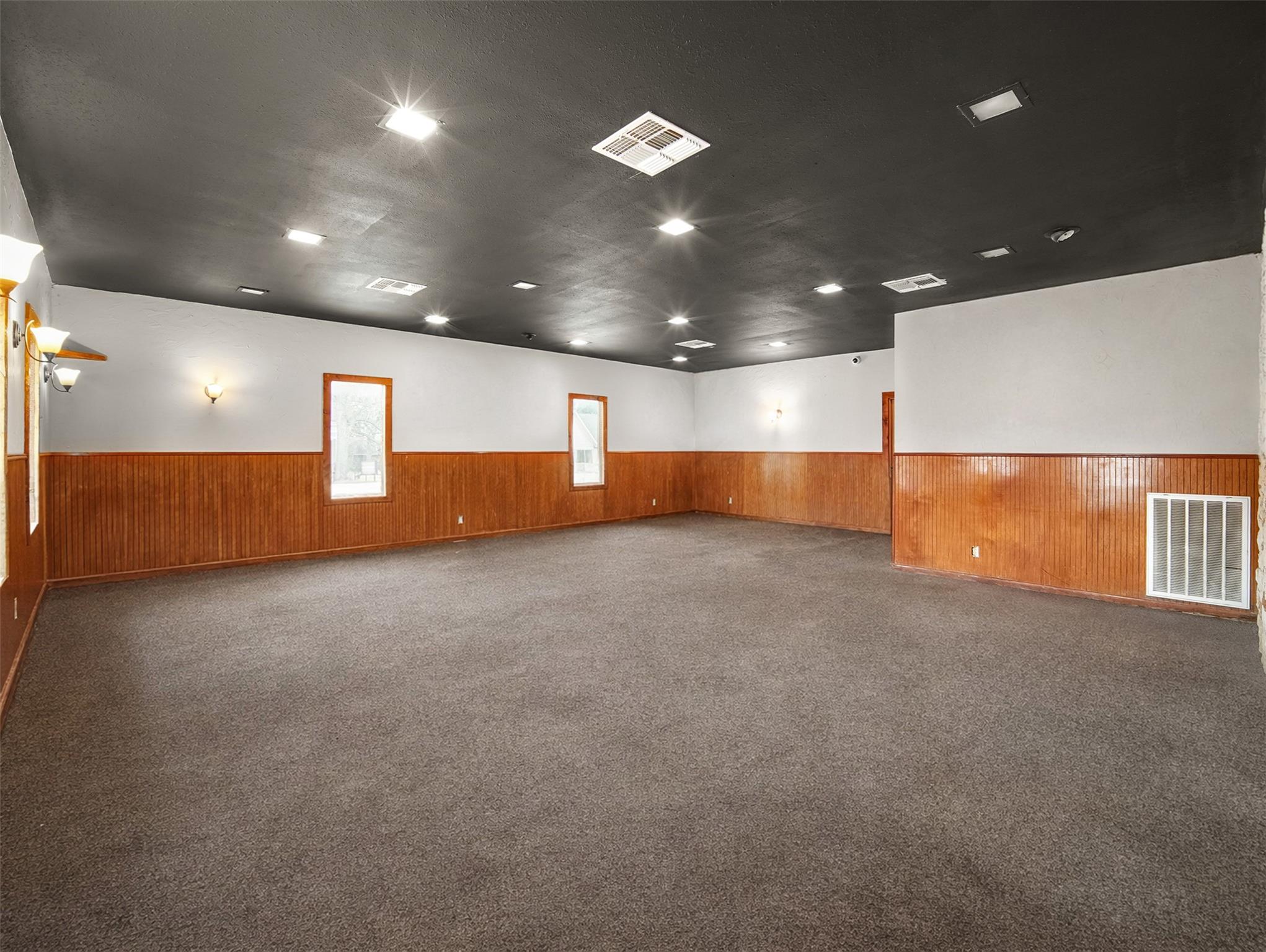 317 N Avenue E None Property Photo 11