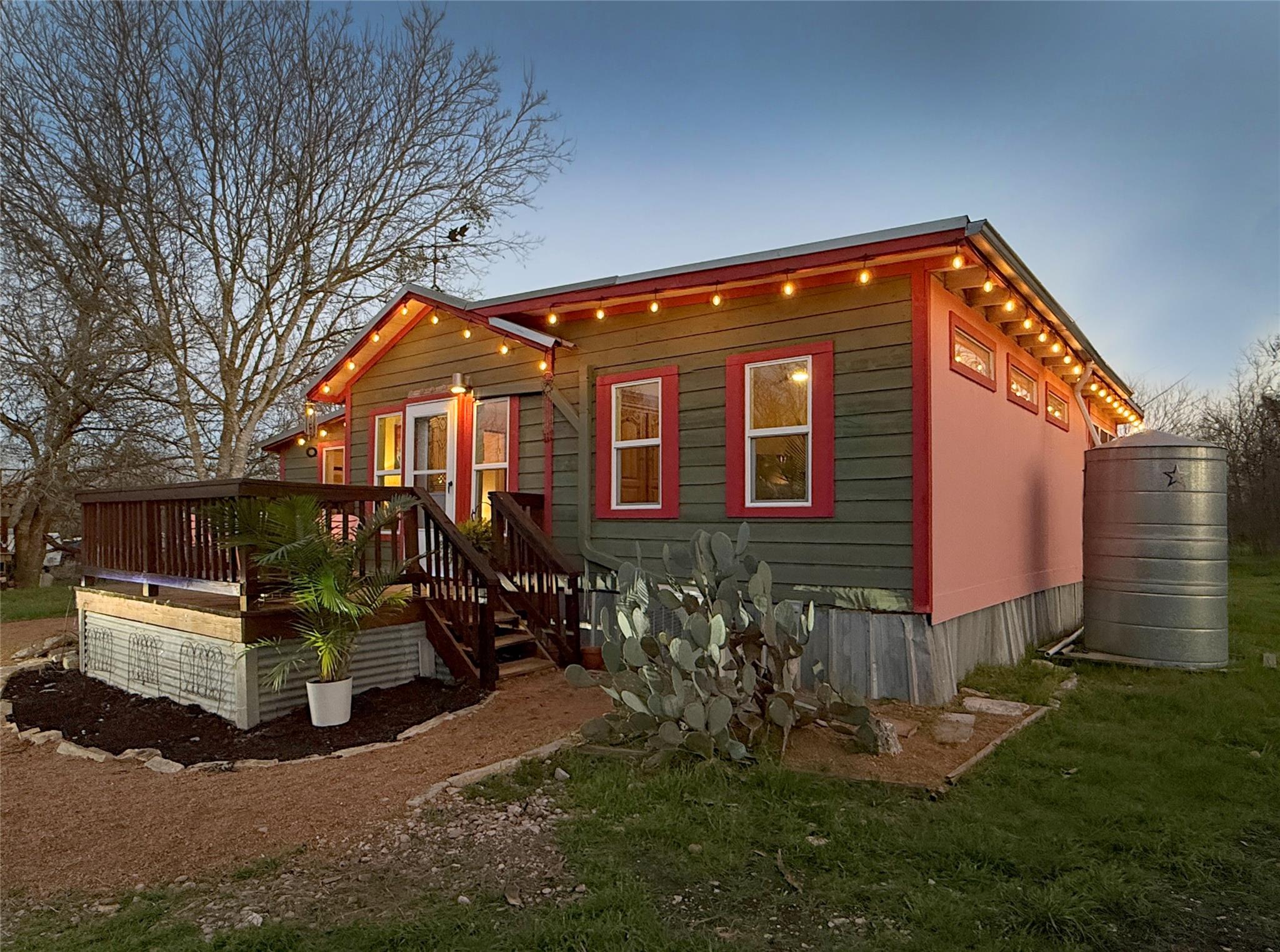 1153 Skyline Rd Property Photo