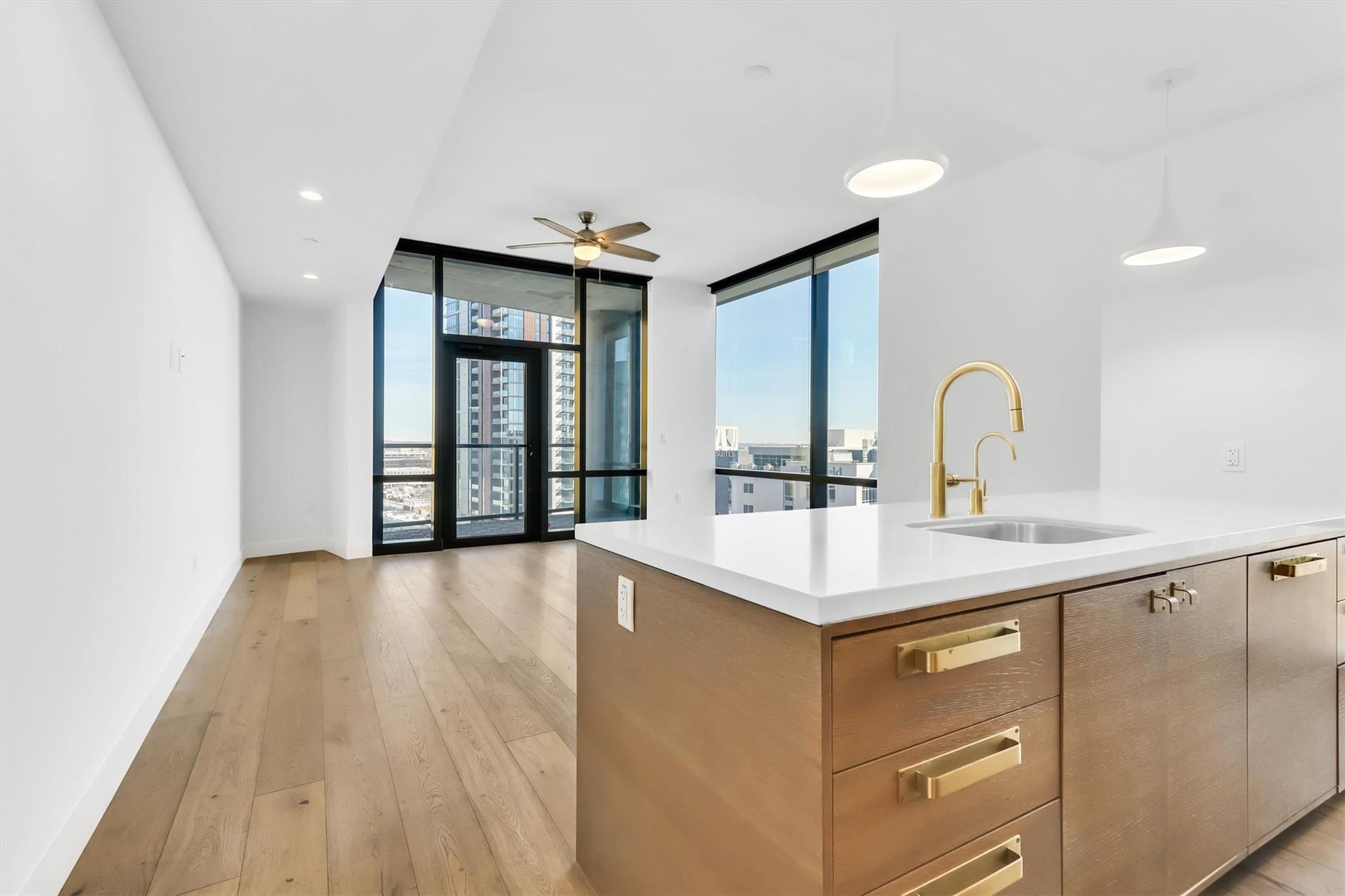 70 Rainey St #1607 Property Photo 1