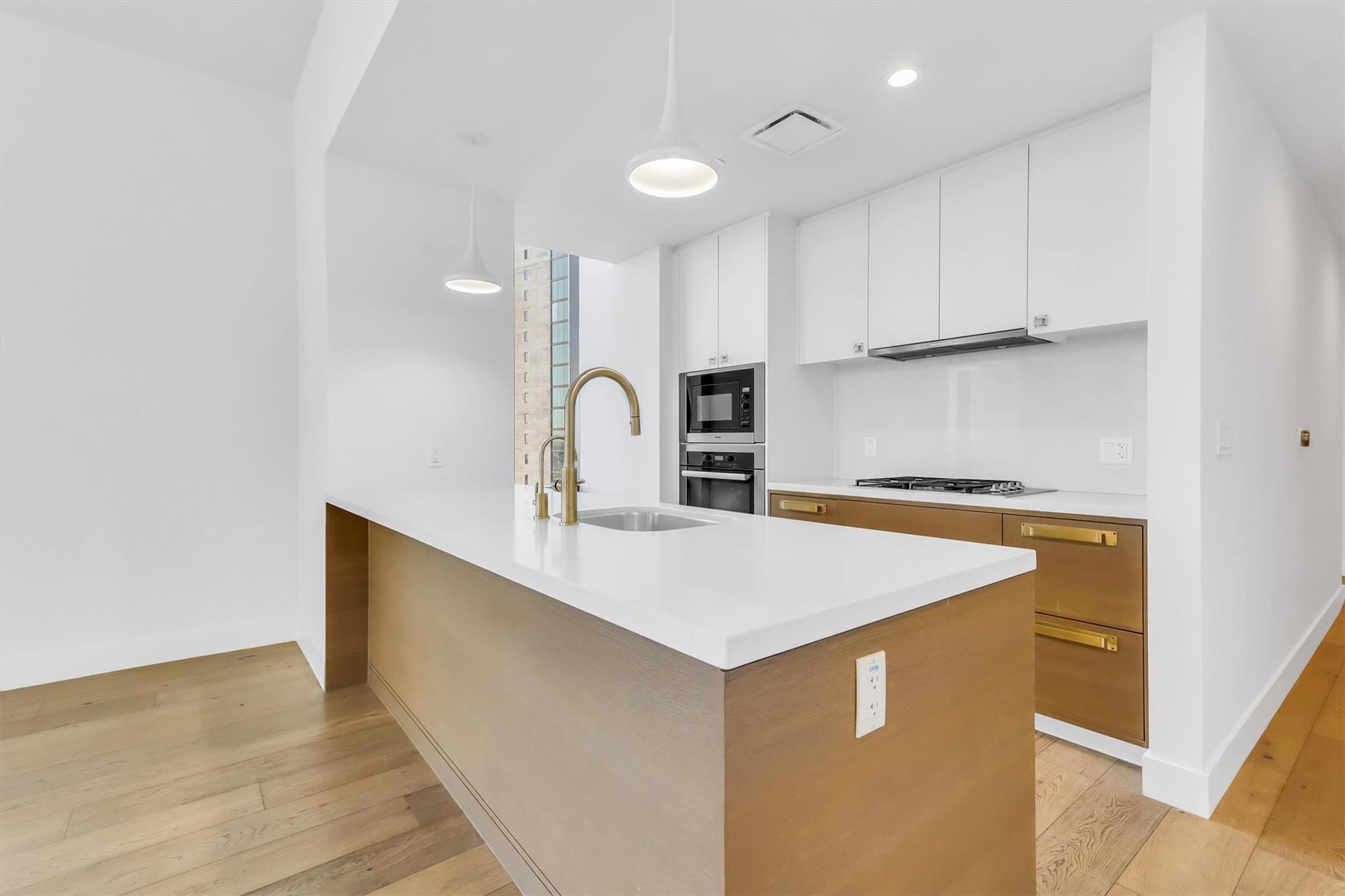 70 Rainey St #1607 Property Photo 6