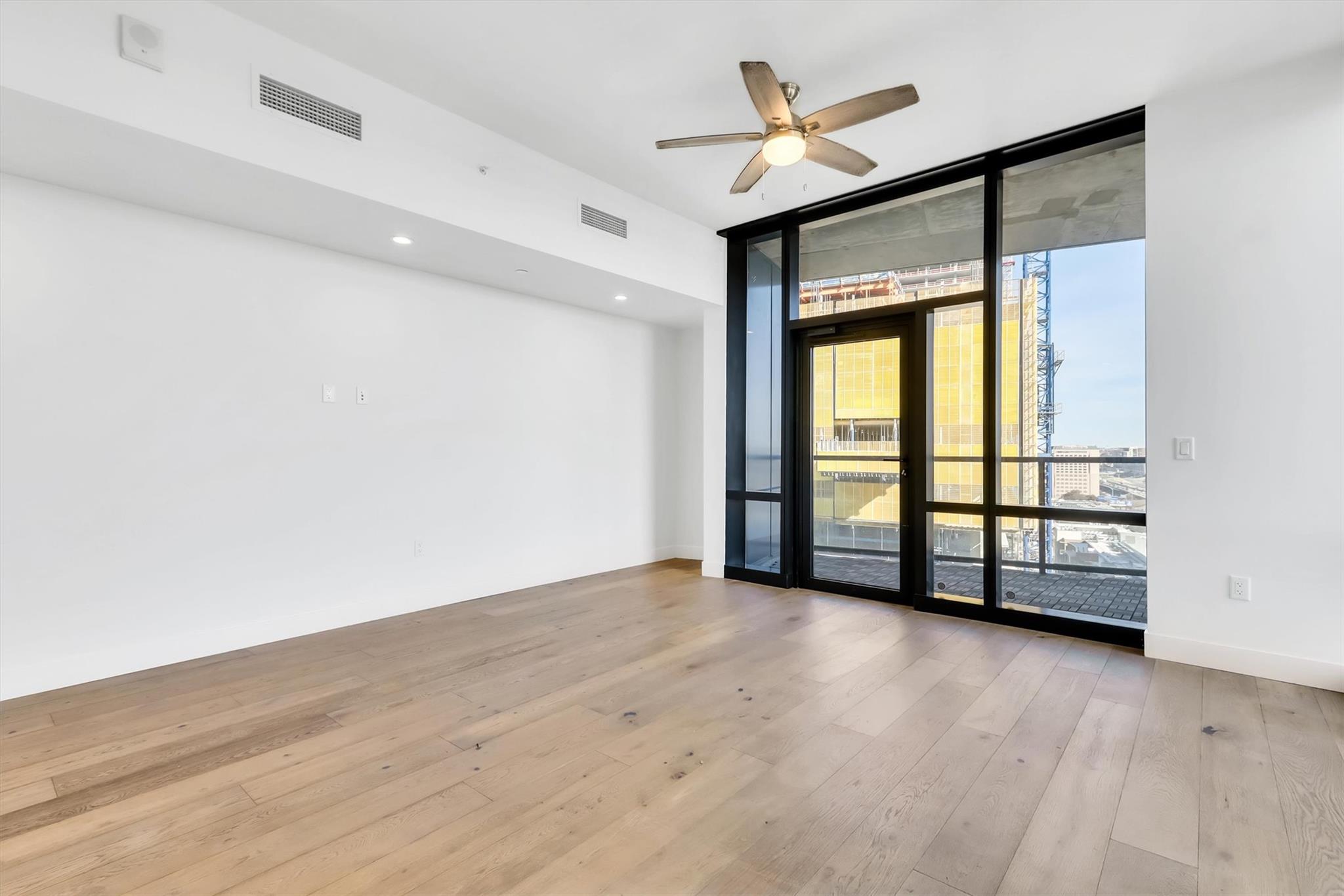 70 Rainey St #1607 Property Photo 9