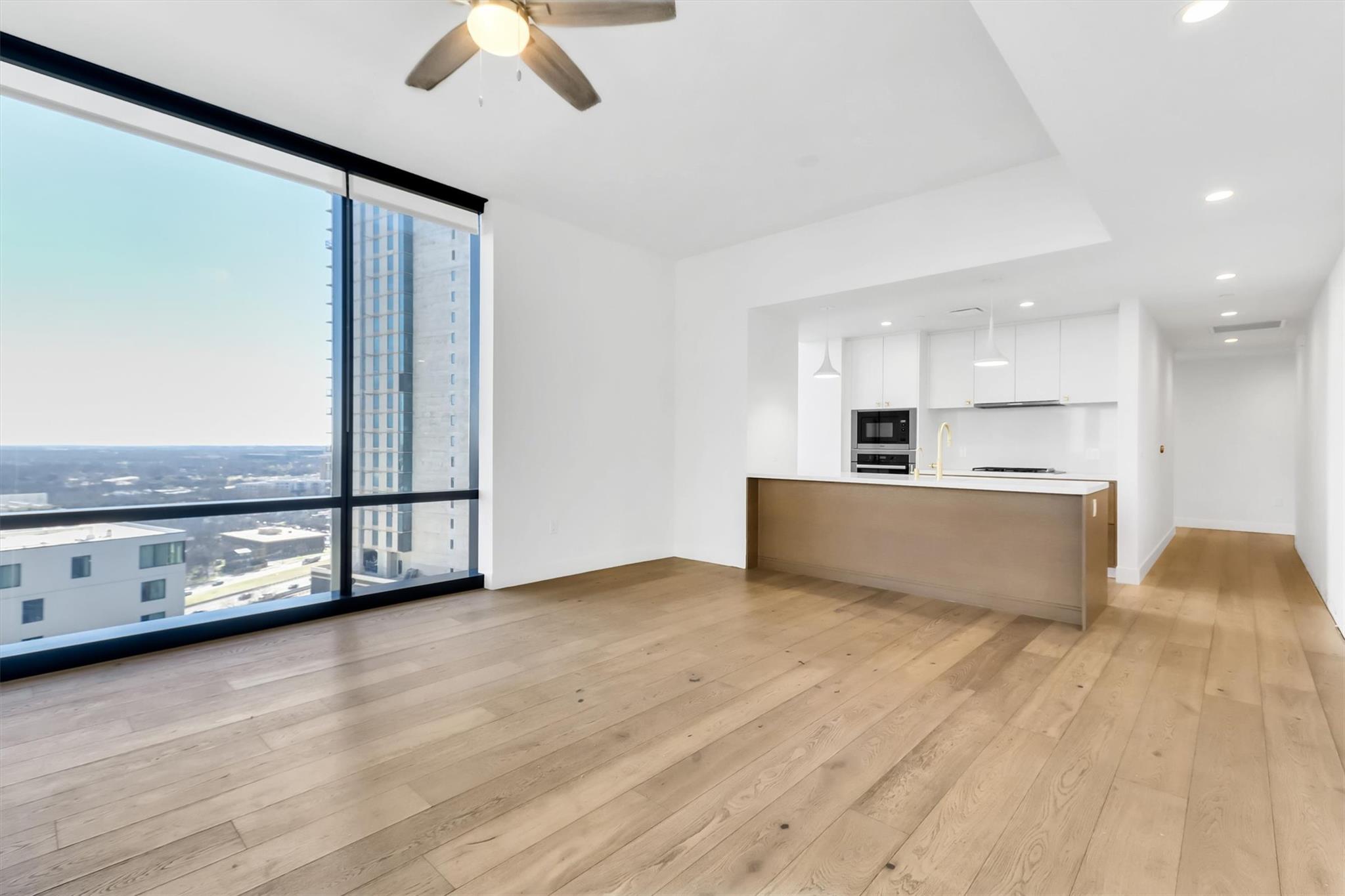 70 Rainey St #1607 Property Photo 11