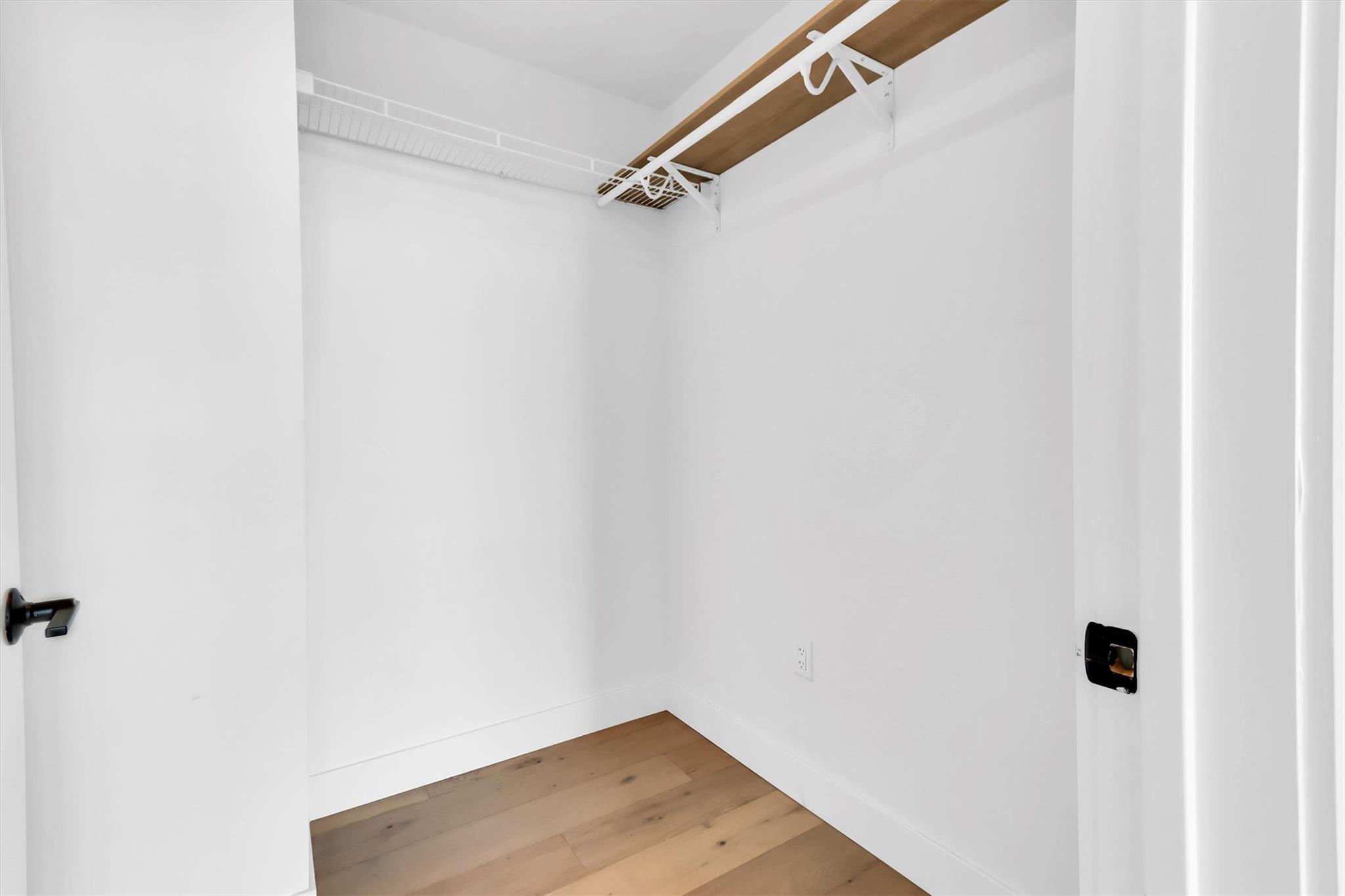 70 Rainey St #1607 Property Photo 24