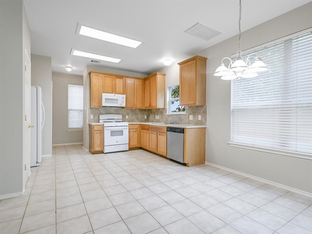 14108 Ballycastle Trl Property Photo 7