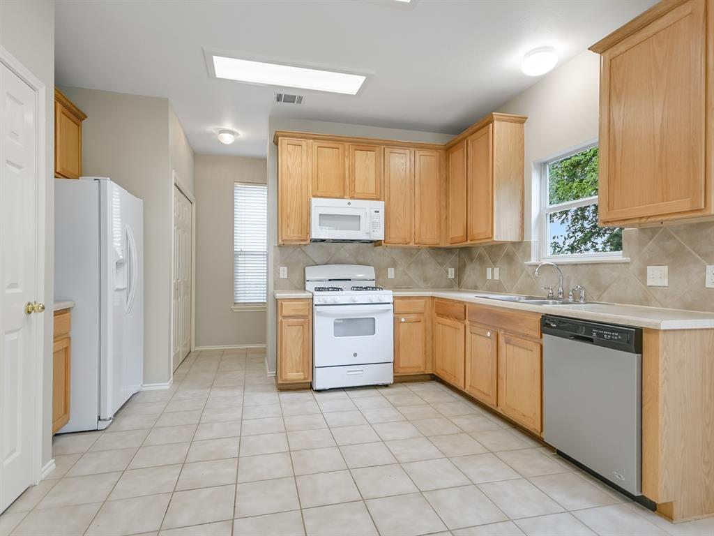 14108 Ballycastle Trl Property Photo 8