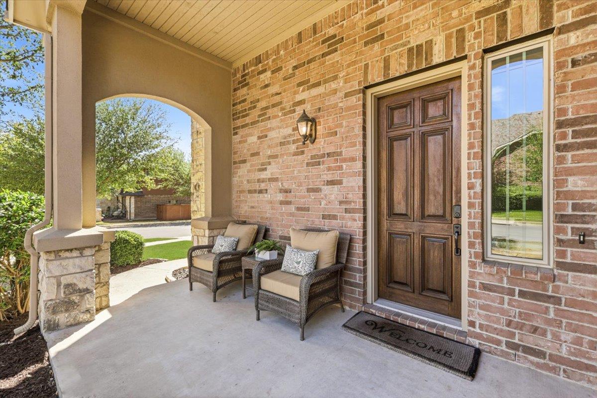 1101 Feather Reed Dr Property Photo 3