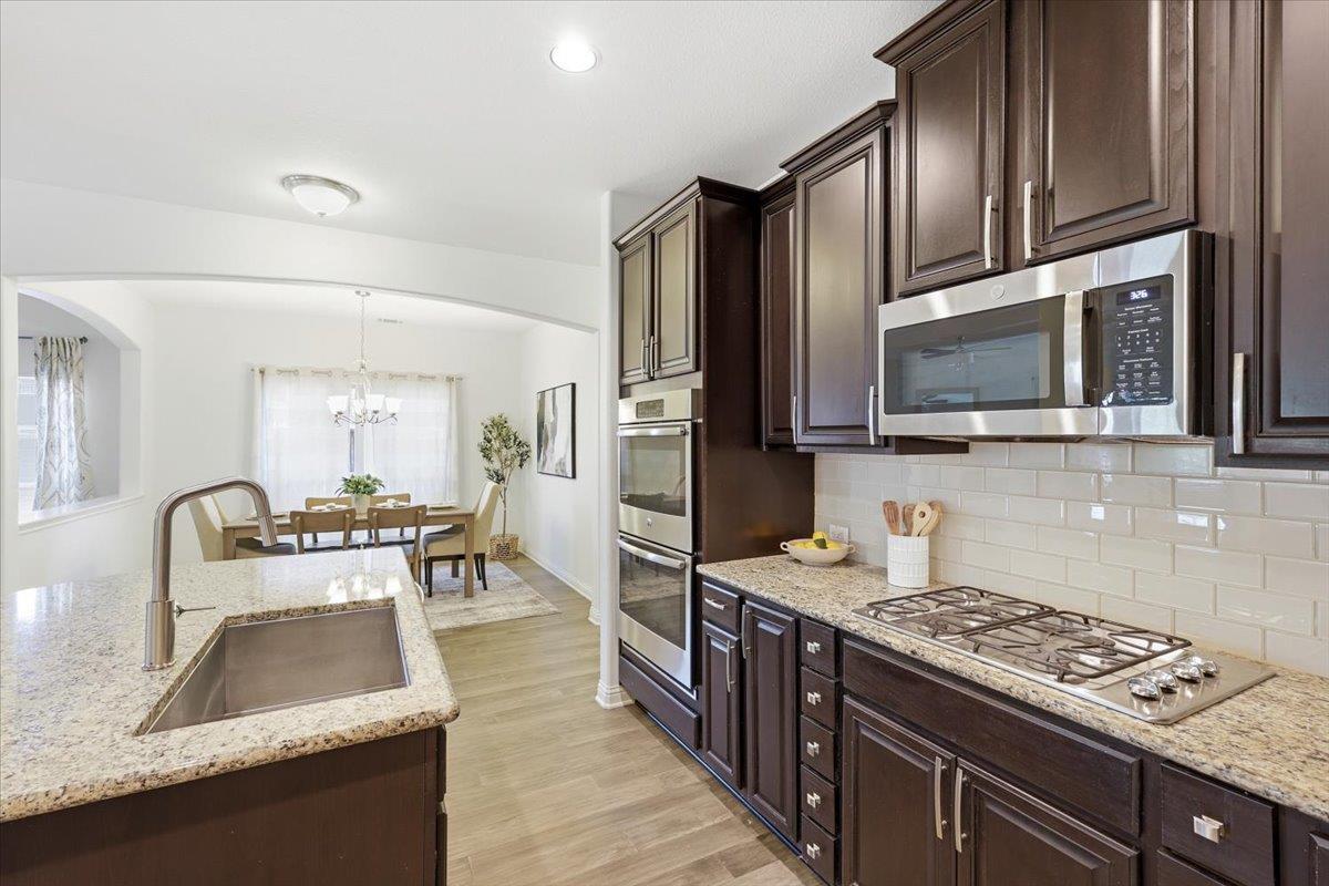 1101 Feather Reed Dr Property Photo 13