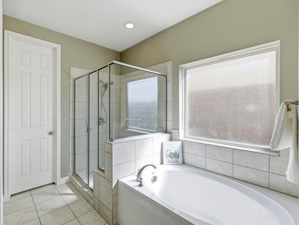 1101 Feather Reed Dr Property Photo 21