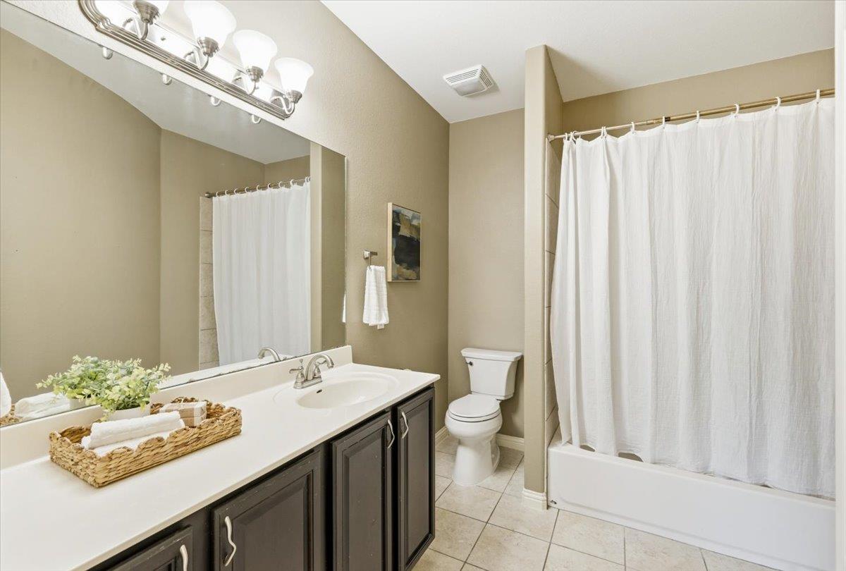 1101 Feather Reed Dr Property Photo 26