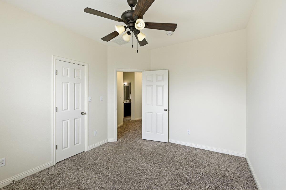 1101 Feather Reed Dr Property Photo 27