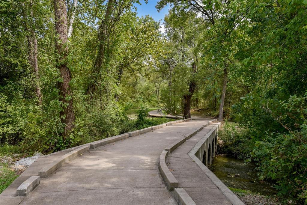 1101 Feather Reed Dr Property Photo 38