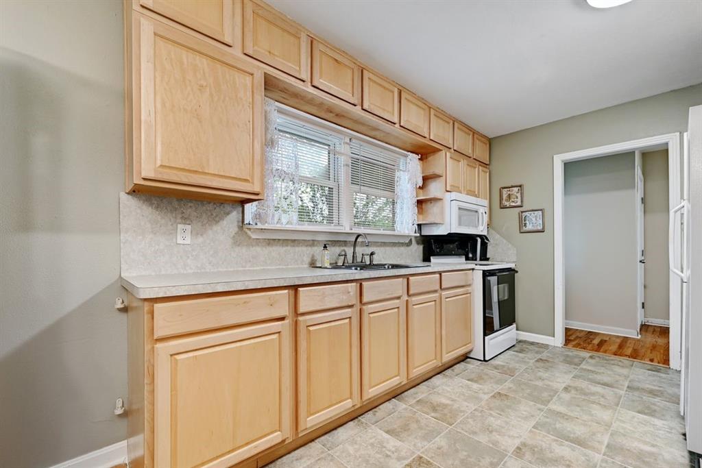7500 Sherwood Rd Property Photo 13