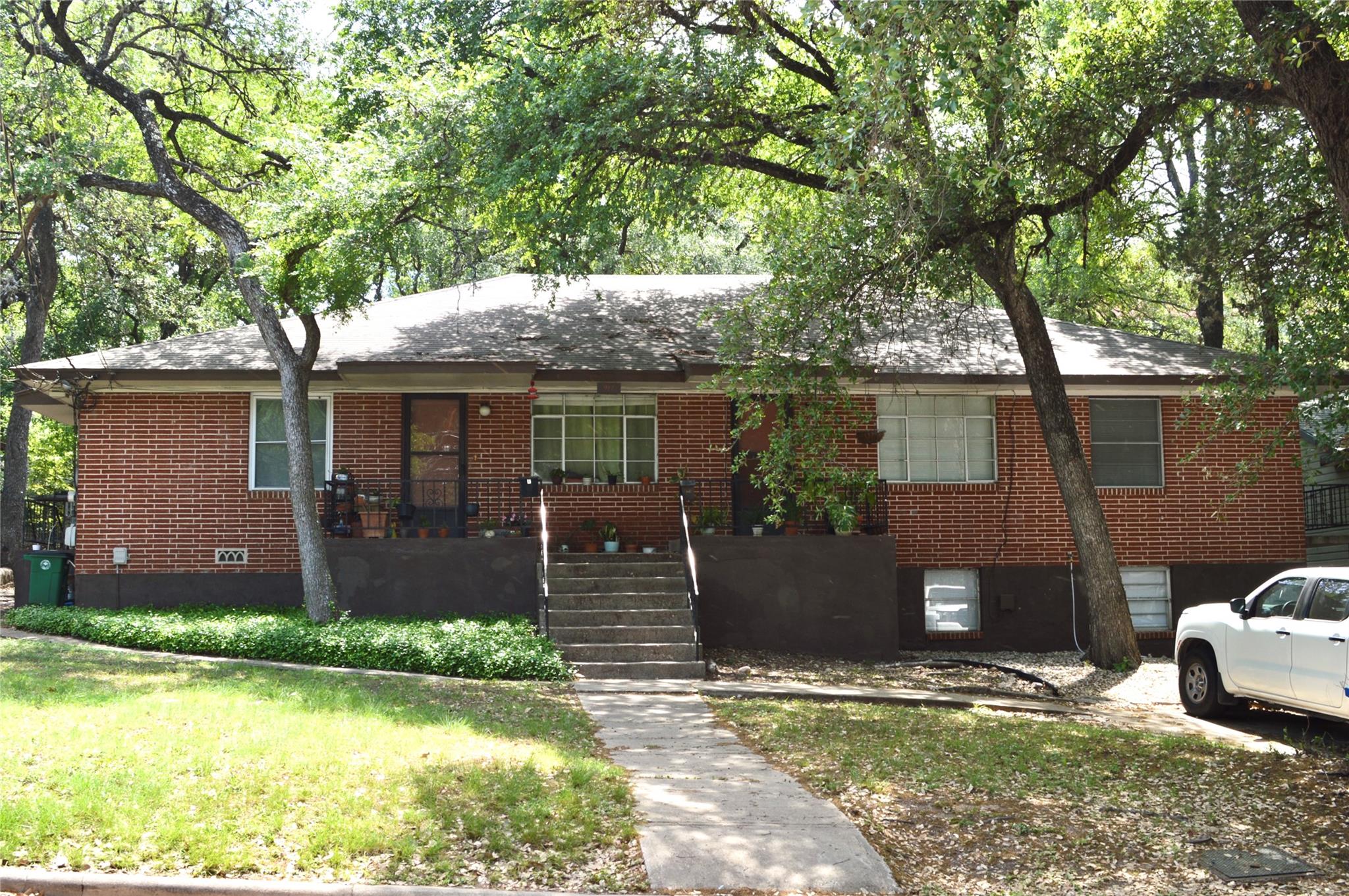 917 Keith Ln #d Property Photo 1